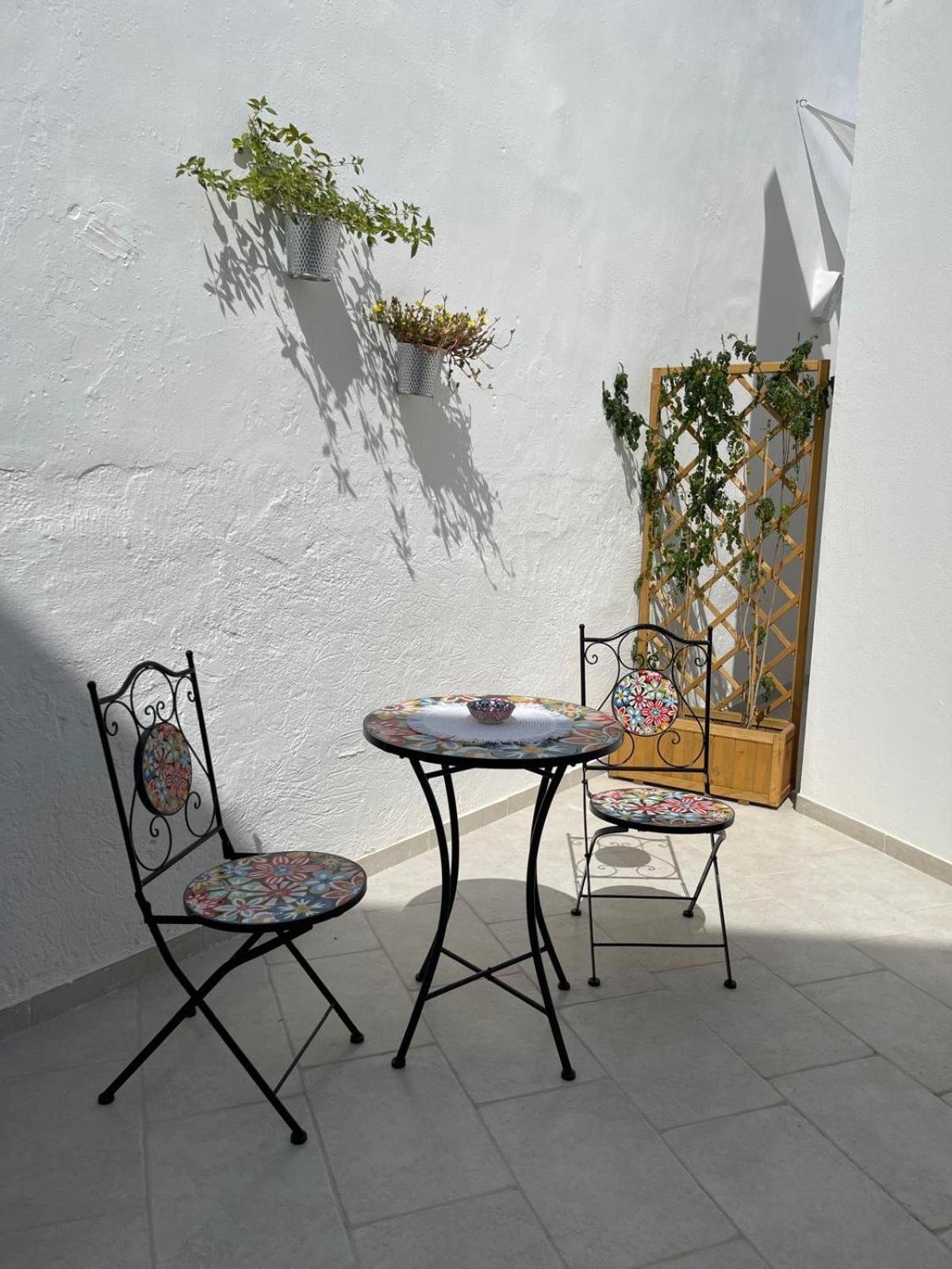 Cortile Carducci Hotel Racale Bagian luar foto