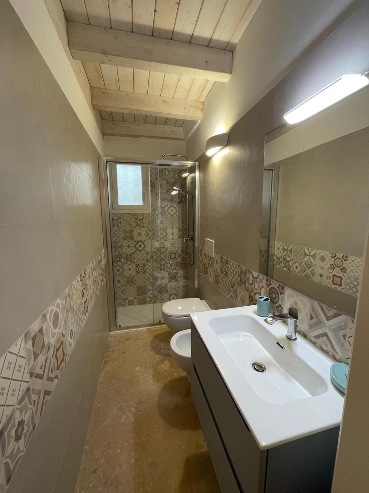 Cortile Carducci Hotel Racale Bagian luar foto